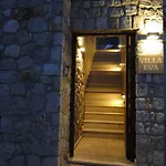 Villa & *