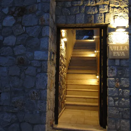 Villa Porto Heli & *