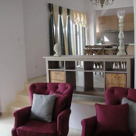 Porto Heli & Villa *