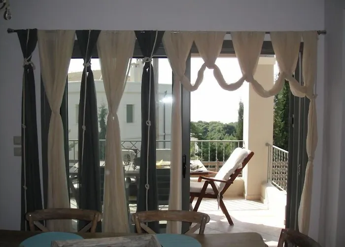 & Porto Heli