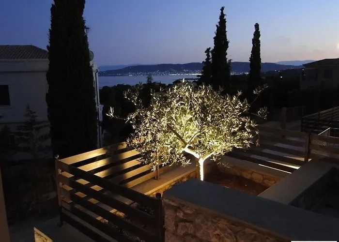 & Porto Heli